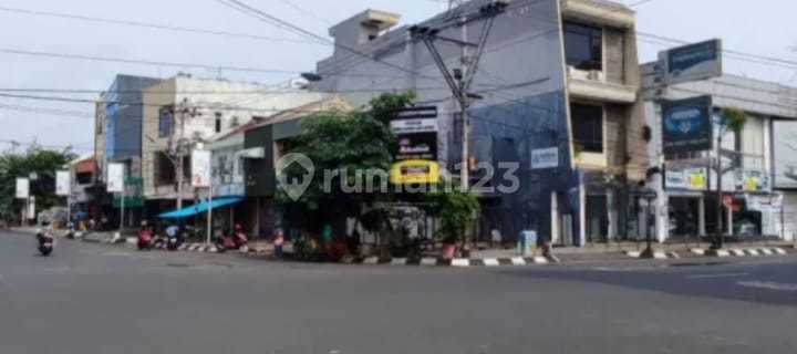 Dijual Perkantoran Dan Lahan Parkir di Gajahmada 1