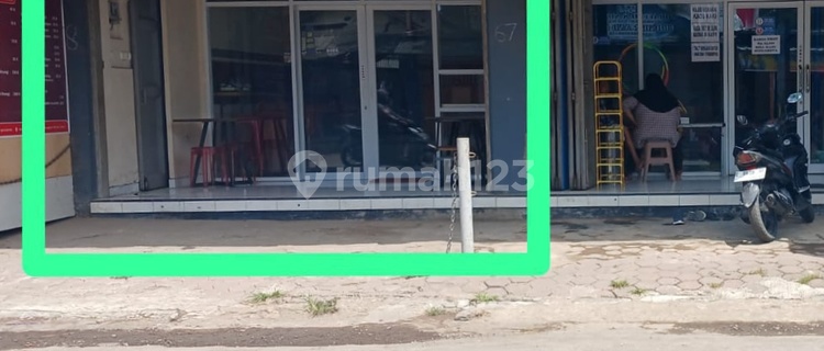For Rent: 1st Floor Shop House, Busy Location Near Market and Shopping Area. 1
