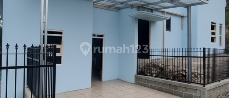 1-Story House Near the Toll Gate and City 1