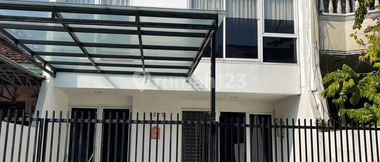 For Sale House in Taman Kebon Jeruk Kembangan 6x18 1