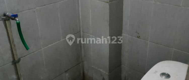 Very Potential and Cheap by the Side of a Very Busy Main Road Near an Industrial Area. 1