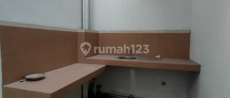 Affordable Strategic Shop House in a Very Busy Location with High Sales Potential for Anything. 1