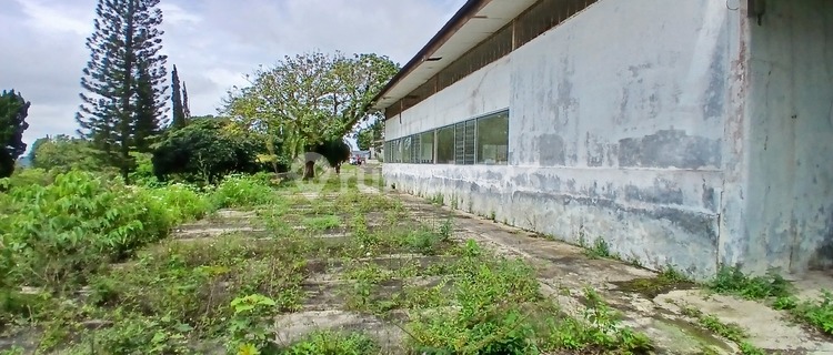 Very Spacious, Cool, Quiet, Comfortable for Resting 1