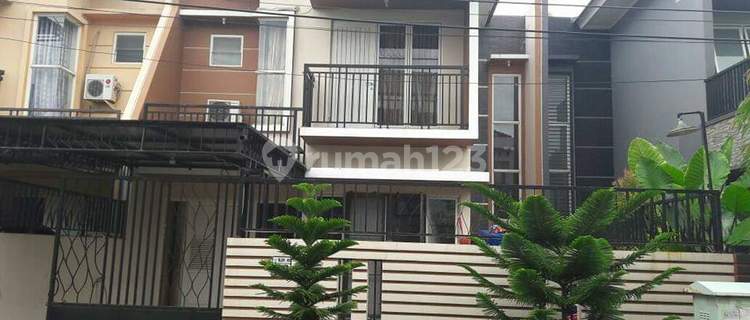 Dijual Cepat Rumah 2 Lantai di Metland Menteng, Jakarta Timur 1