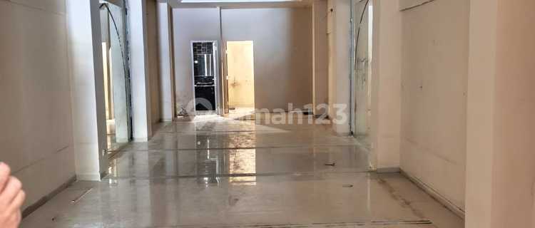 Majapahit Pusat Bisnis Parkir Luas 1