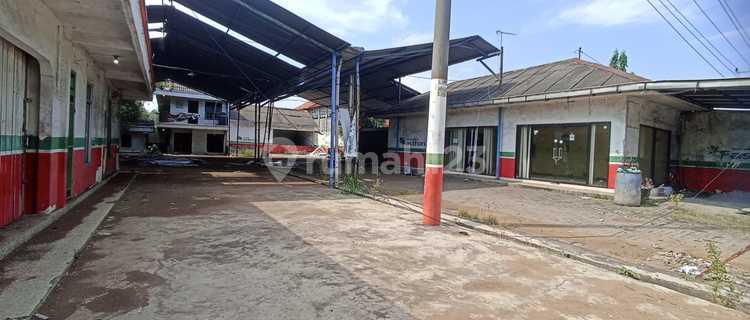 Ruang Usaha Raya Mangkang Parkir Luas 1