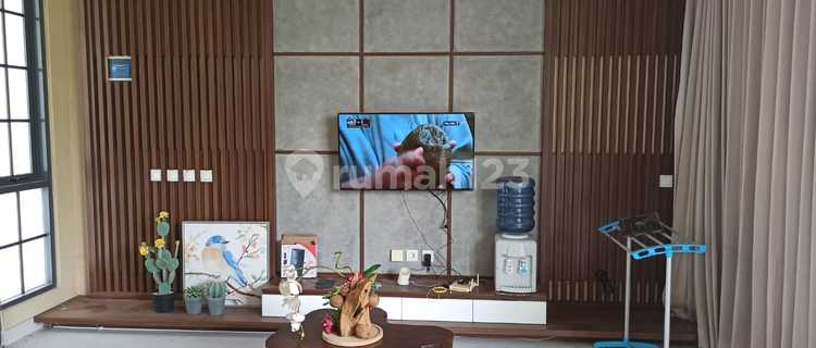 Rumah Cantik Nego Depan Danau Fullfurnished  1