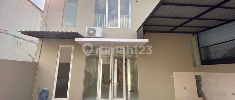 Ready-to-Occupy Premium Cluster Home Greenstone Citragrand 1