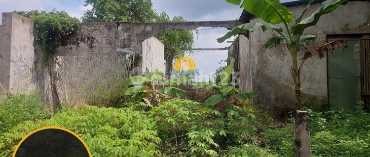 Strategic Land Calculation House in Payung Mas Housing Complex 1