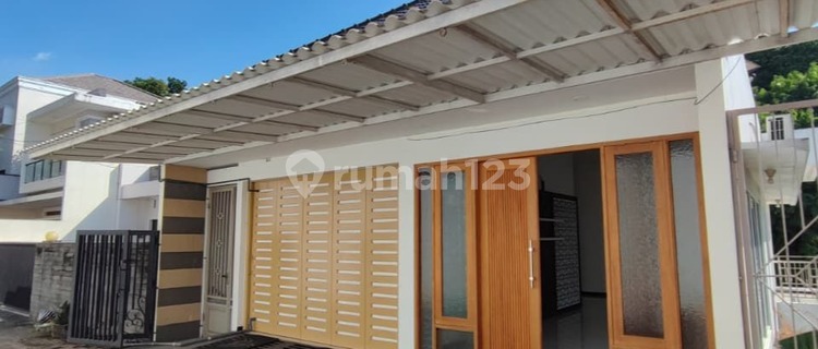Strategic Ready-to-Occupy Furnished House on Sinabung Street, Candisari 1