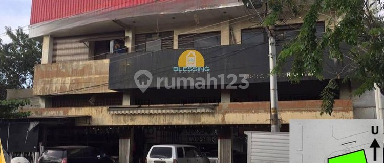 Ready-to-Use Strategic Large Commercial Building on Widoharjo Street 1