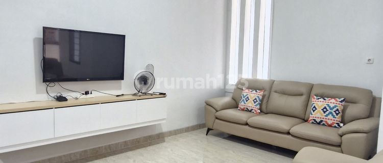 Minimalist 2-Story House in Sunter Danau 1