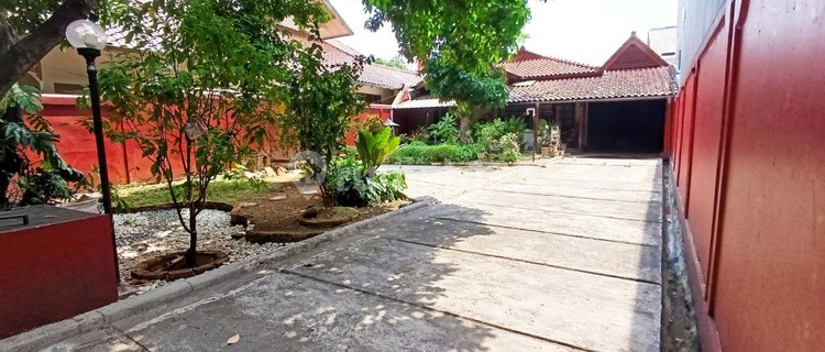 Dijual Cepat Rumah Terawat Dengan Tanah Luas Lokasi Strategis Pinggir Jalan Raya H.baping Ciracas Jakarta Timur Dekat Kp.rambutan Dan Pasar Rebo, Akses Tol Semua Arah Dan Transportasi Umum ( Lrt, Busway, Jaklingko ) 1