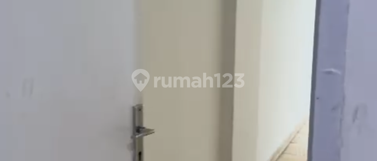 For Rent: Spacious Shop House Ready to Occupy, East Jakarta Main Road 1