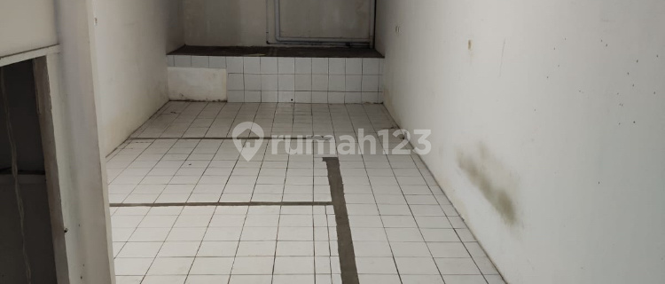 Affordable Shop House for Rent in South Jakarta 1