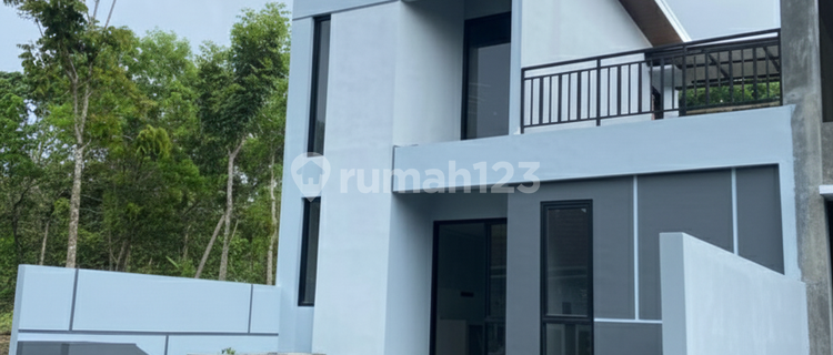 Ready-to-Occupy Contemporary House in the Kulonprogo Police Residential Cluster. 1