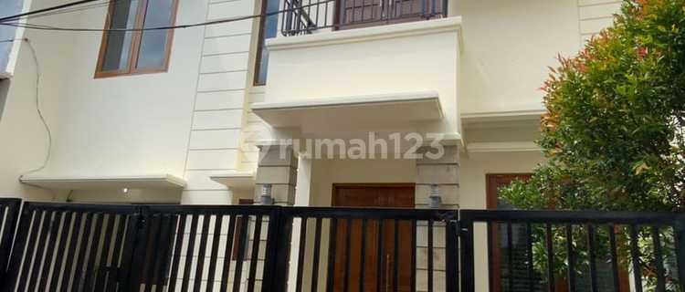 Second Hand House Ready to Occupy in East Tebet, South Jakarta 1