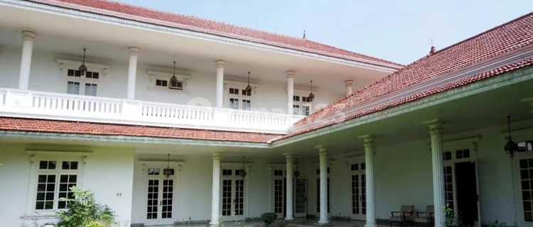 Ready-to-Live House for Sale in Pancoran, South Jakarta, with SHM, Strategic Location, Eligible for Mortgage 1