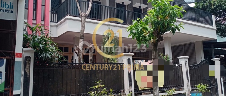 For Sale, Ready-to-Occupy House in Rempoa, South Tangerang 1