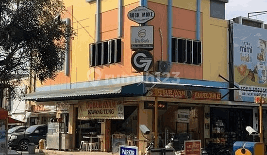 For Sale: Well-Maintained, Strategic Shop House in Graha Raya 1
