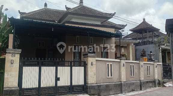Ready-to-Occupy House Near Main Road in Kapal Perang Lukluk, Badung 1