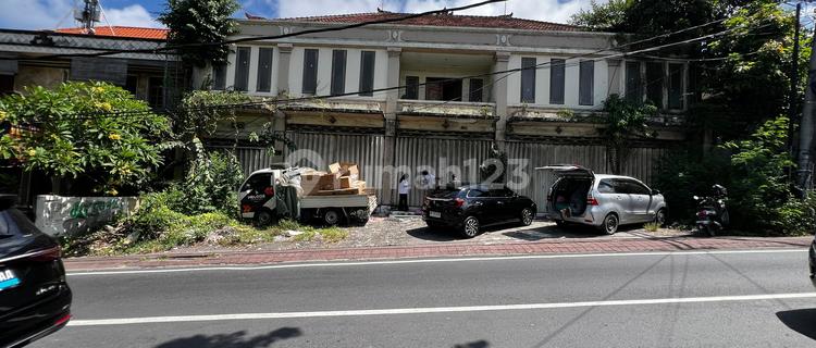 2-Story Shop House in a Bustling Location Near Clandys at Kuruksetra, Nusa Dua 1