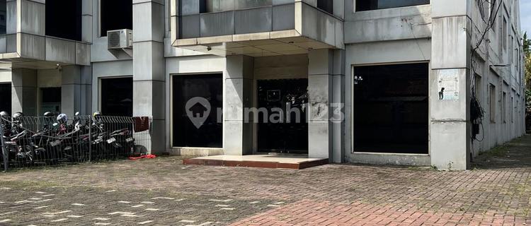 For Rent 3-Story Shop House in Kemang 1