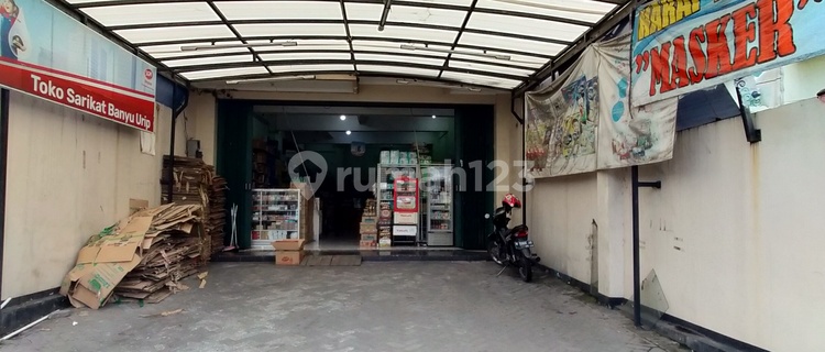 Ready-to-Use Shophouse in Banyu Urip Towards Pasar Kembang 1