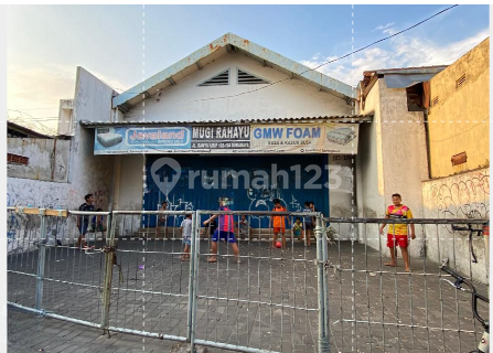 SHOPHOUSE IN BANYU URIP, NEEDS TO SELL QUICKLY 1