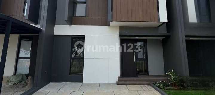 Disewakan Rumah Baru Summarecon Crown Gading Bekasi 2lantai 1