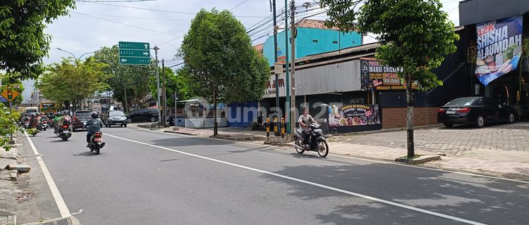 Strategic 3-Unit Shop House on Jl Raya Gedongkiwo, Yogyakarta 1