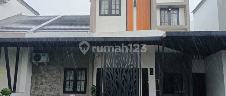 Residential House in East Semarang, Exceptional Condition 1