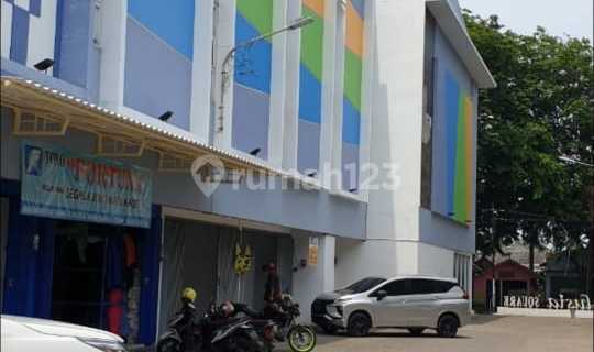For Sale: 3-Story Shop House in Tuban City, Strategic Location 1