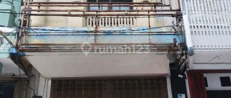 For Sale/Rent 4-Story Shop House in Central Surabaya, Diponegoro Street 1