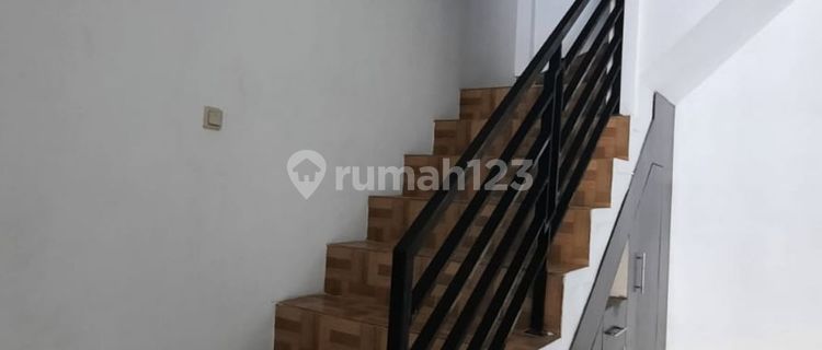 Disewakan Rumah Bersih dan Siap Huni di Metland Menteng Cakung 1
