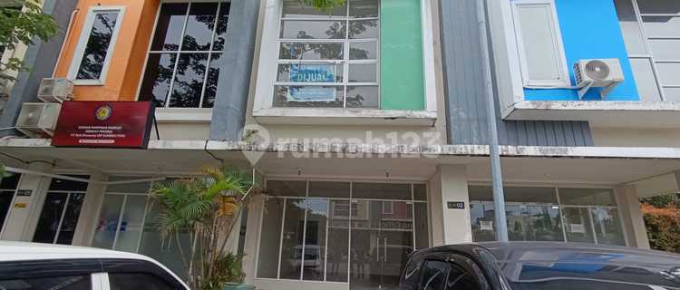 For Sale: Strategically Located Shop House in Pekanbaru - Ideal for Office Use! 1