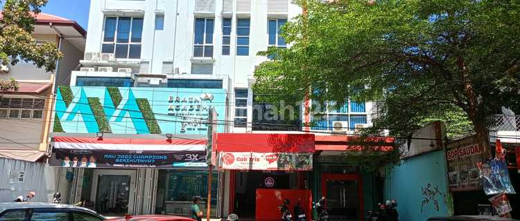 3-Story Shop House Strategically Located, Ideal for Office - Makassar! 1