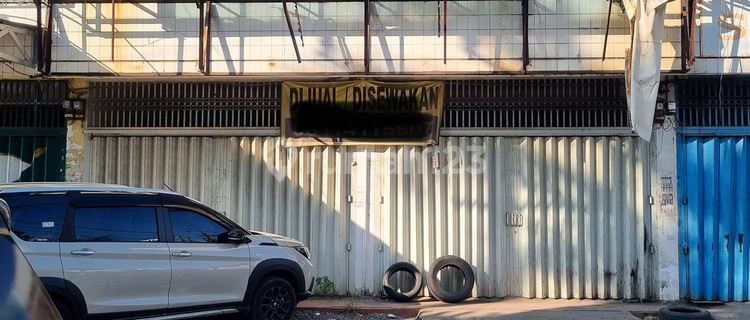 For Rent Two-Story Shop House Strategic Location on Sungguminasa Axis, Makassar City Prime Roadside Location 1