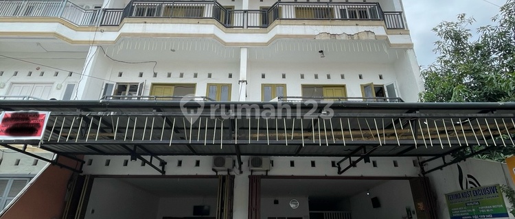 For Sale Fast 3-Story Shop House Two Lots in Downtown Makassar 1