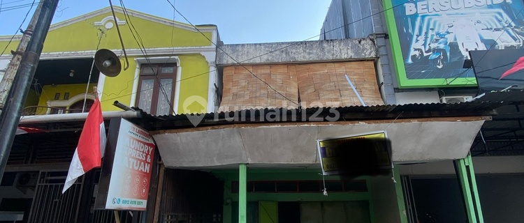 For Rent: Ready-to-Occupy Shop House on Sultan Hasanuddin Street, Sungguminasa, Gowa, Right in the Center of the City at the Border of Makassar City. 1