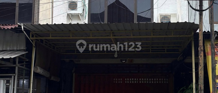 For Sale Strategic Location Shop House Near School and Mall. 1