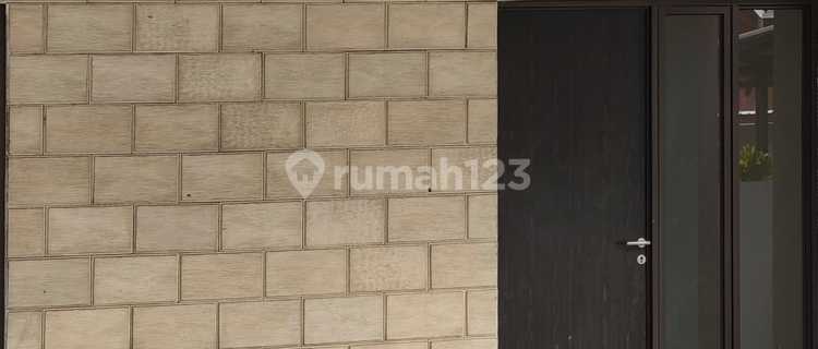Rumah Berlokasi Strategis di Cluster Taman Sari Harapan Indah Bekasi - Dekat Pusat Perbelanjaan 1