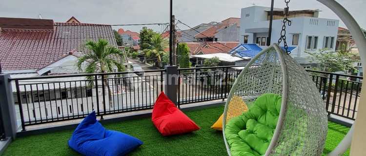 For Sale Minimalist 2-Storey House Full Location at Bulevar Hijau, Kota Harapan Indah, Bekasi 1