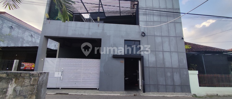 For Sale Beautiful Futuristic 3-Story House in Bangunharjo, Sewon, Bantul, Inside Ring Road 1