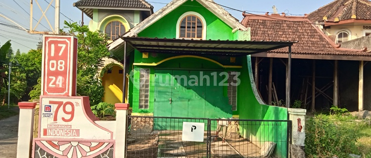 RUMAH CANTIK KLASIK POSISI HOOK STRATEGIS MURAH DEKAT JL PARIS 1