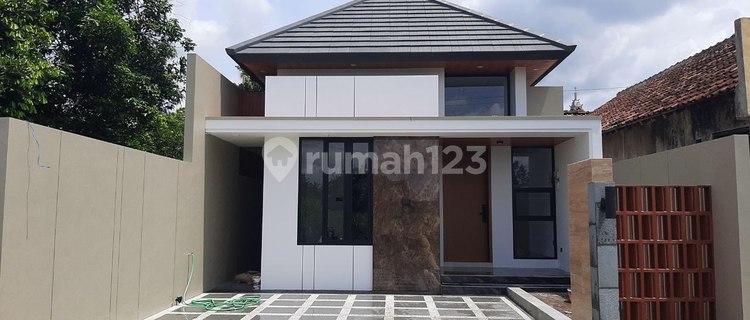 RUMAH CANTIK MODERN TROPIS LUAS MEWAH DI JALAN KALIURANG JOGJA 1