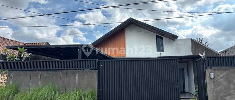 RUMAH LUAS DAN ELEGAN DI SLEMAN DEKAT UGM UII JOGJA 1