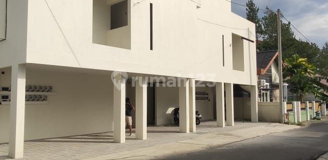 EXCLUSIVE BOARDING HOUSE FULLY FURNISHED NEAR ADISUCIPTO AIRPORT JOGJA 1