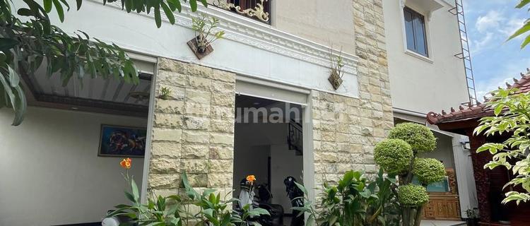 Jual Kost Exclusive Full Furnished & Rumah Induk Mewah 2 Lantai 1