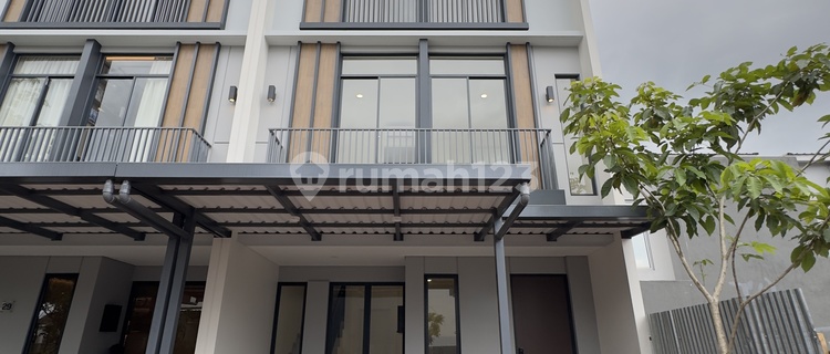 For Sale: Malibu Village House Gading Serpong 1